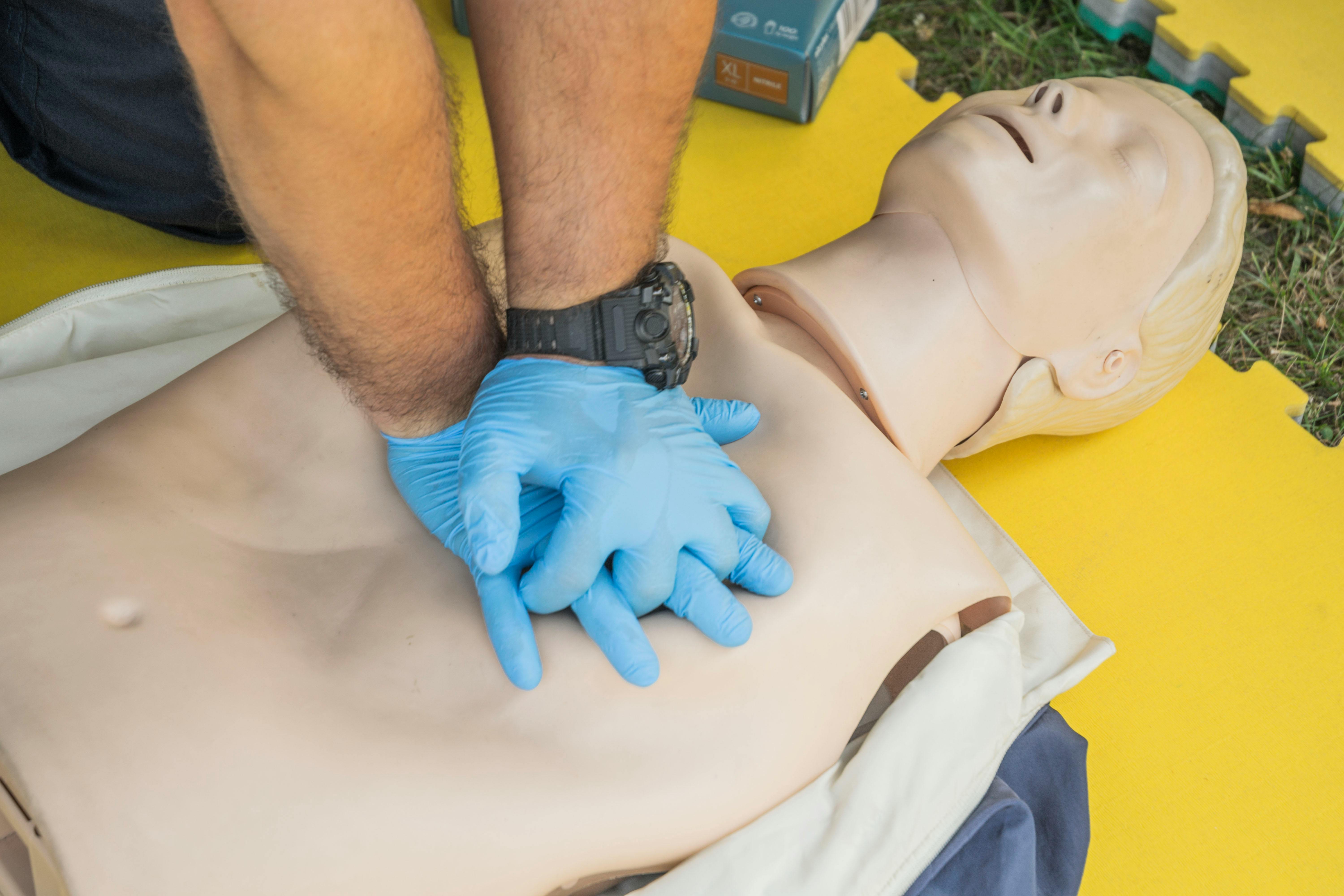 CPR Basics: First Minutes Before Help Arrives